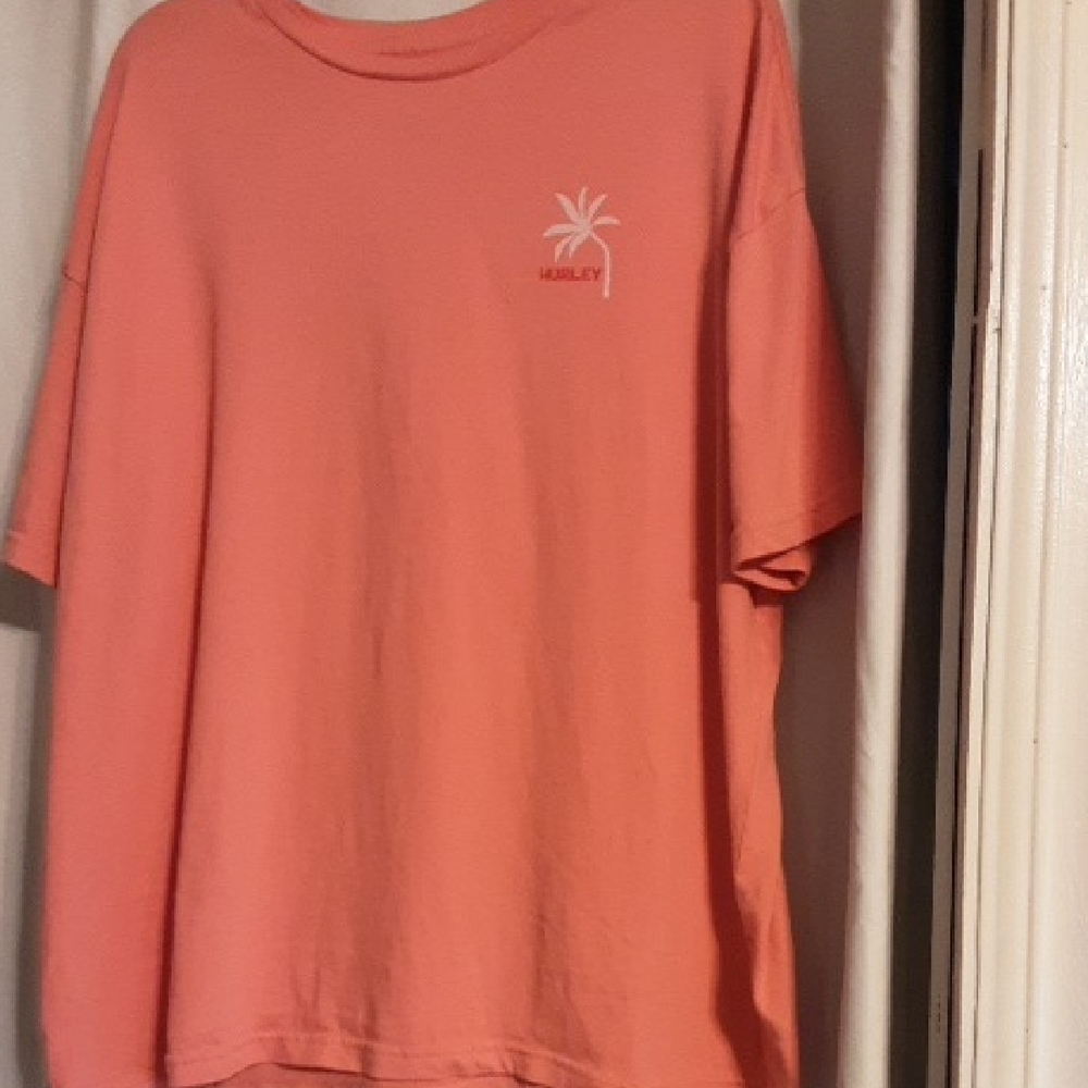 Hurley Peach Tee with White Logo From The Buckle